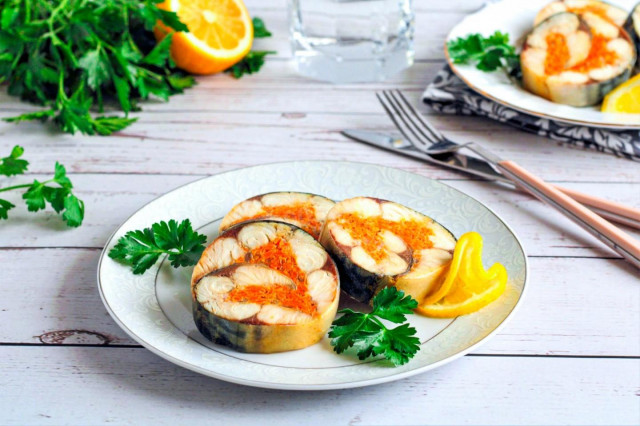 Вкусный рулет из скумбрии с желатином — идеальная закуска для праздника