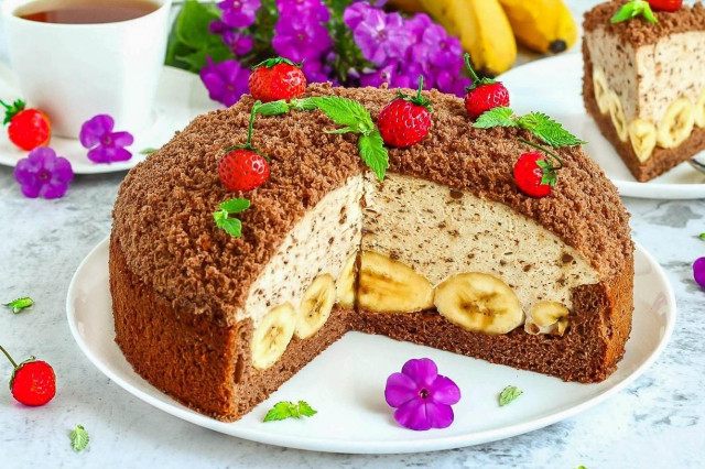 Delightful Banana Surprise: The Ultimate Mole's Burrow Cake
