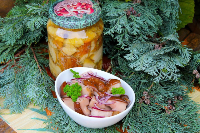 Идеальная засолка белых грибов: хрустящая и ароматная закуска