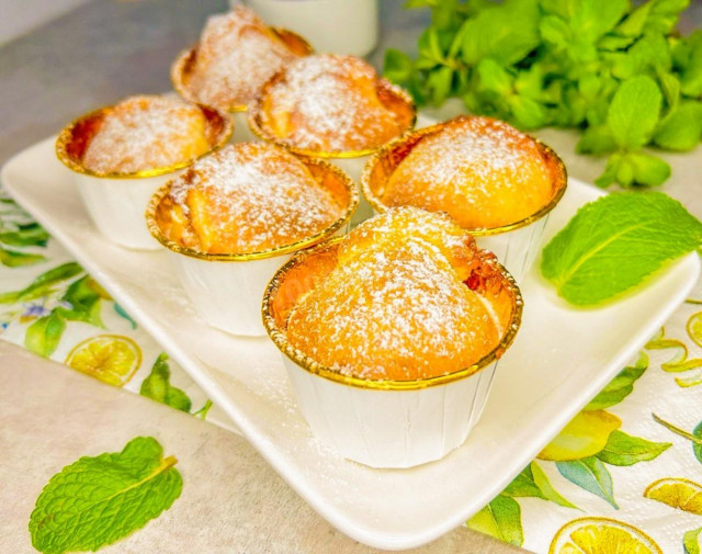 Волшебство домашней выпечки: нежные кексы с сочной джемовой начинкой