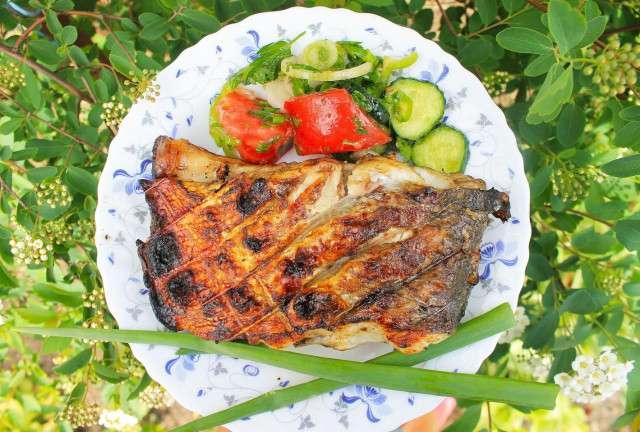 Идеальный толстолобик на гриле в нежном сметанном маринаде