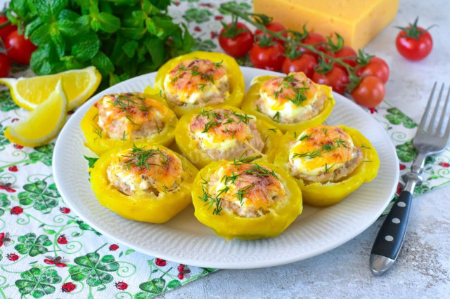 Delicious Oven-Baked Potato Boats Stuffed with Savory Ground Meat