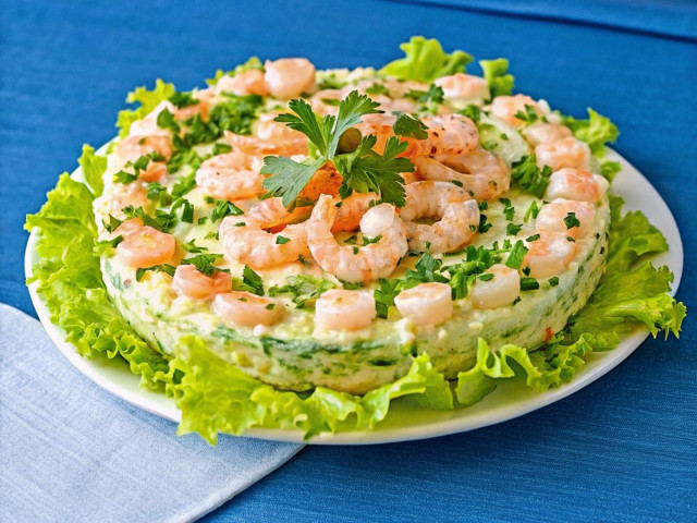 Изысканный салат с красной рыбой и креветками: секреты приготовления