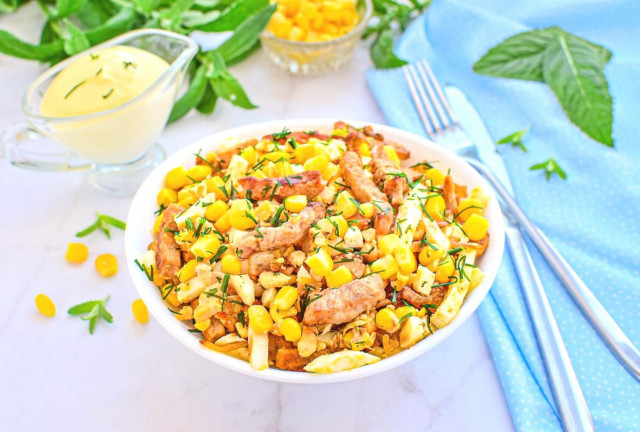 Изысканный салат с мясом и кукурузой: простой рецепт для вашего стола