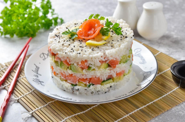 Изысканный суши-торт «Филадельфия» — праздник вкуса и красоты