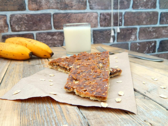 Delicious and Healthy Flourless Banana Oatmeal Cake Recipe