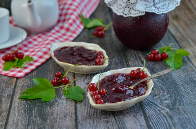 Delicious Homemade Red Currant Jam Made Effortlessly in a Bread Maker