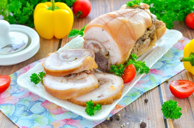 Невероятно Вкусный Рулет из Свиной Рульки в Духовке