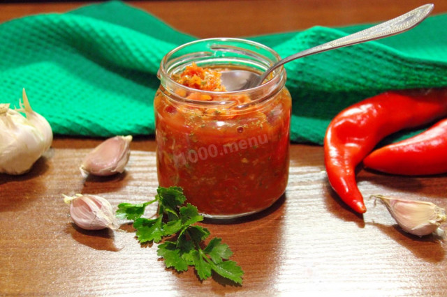 Uy sharoitida achchiq ajika tayyorlash sirlari