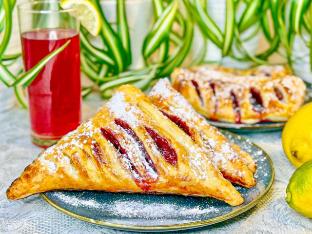 Идеальные слойки с джемом из слоёного теста: простой рецепт для домашней выпечки