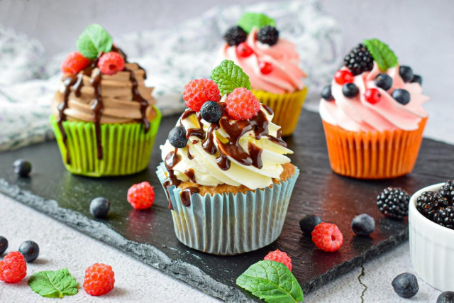 Delightful Silky Sponge Cupcakes Baked to Perfection