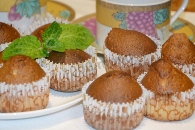 Идеальные домашние кексы с изюмом на сметане: простой рецепт для вдохновения