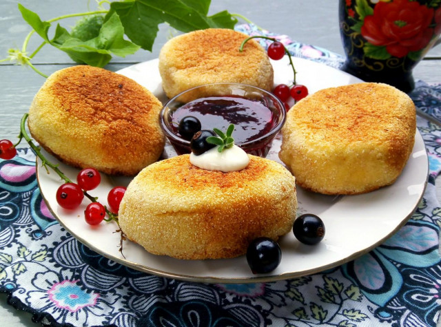 Delicious Skillet Pancakes Without Dairy: A Unique Twist on Traditional Syrniki