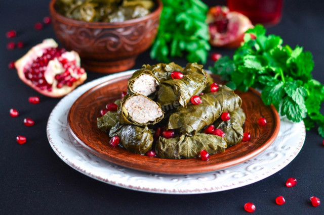 Delicious Stuffed Grape Leaves: A Family Favorite