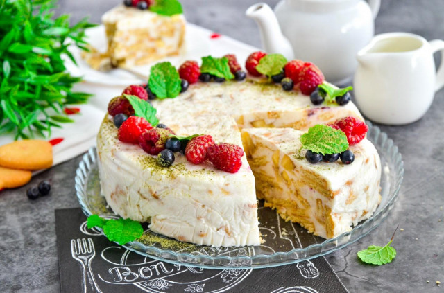 Нежный бананово-сметанный торт без выпечки — легкий рецепт для любого праздника