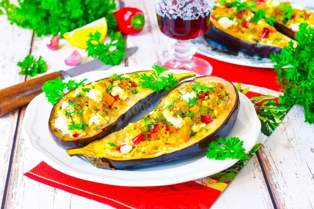 Delicious Baked Eggplant Boats Filled with Vibrant Vegetables