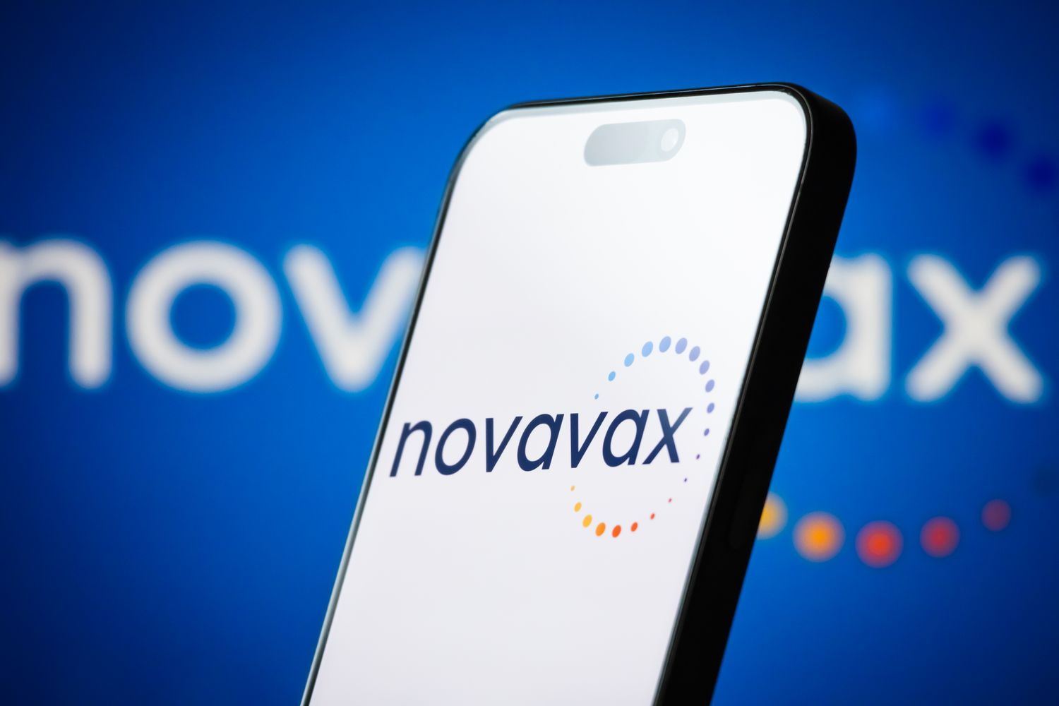 Прорыв в борьбе с COVID-19: Новая белковая вакцина от Novavax получила одобрение FDA