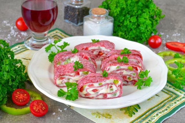 Delicious and Colorful Sausage and Cheese Roll-Ups That Elevate Any Celebration