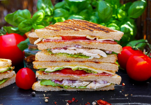 Rahasia Membuat Club Sandwich Ayam yang Lezat dan Menggugah Selera