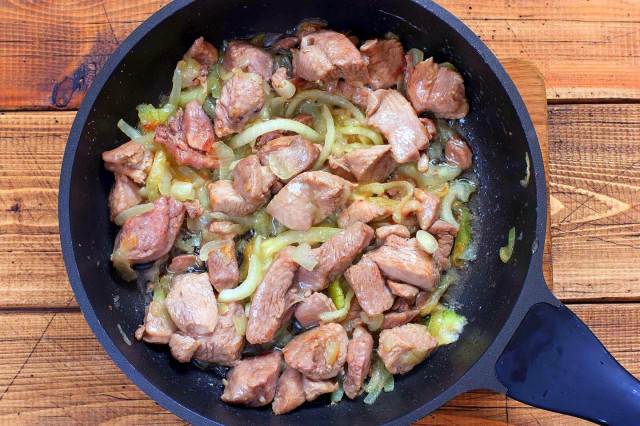 How to Cook Juicy and Tender Turkey on the Skillet