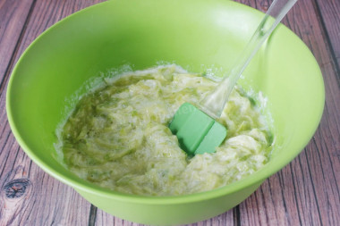 Смешивание кабачков с кефиром