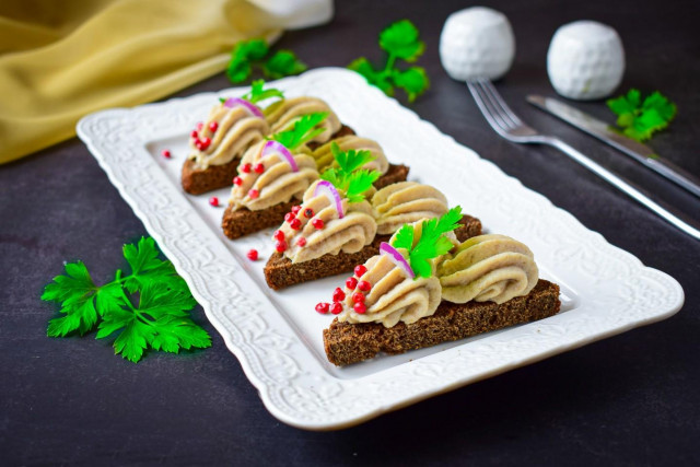 Delicious Classic Herring Forshmak: A Festive Jewish Appetizer