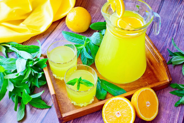 Refreshing Homemade Orange Lemonade to Brighten Your Day