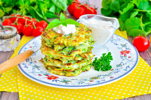 Идеальные кабачковые оладьи: нежность и хрустящая корочка в каждом кусочке