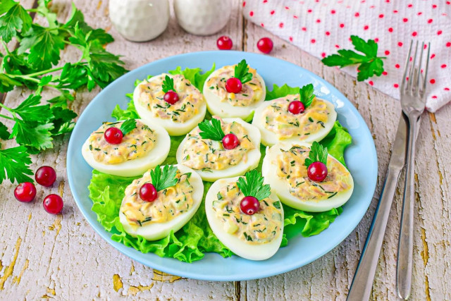 Восхитительные яйца, фаршированные тунцом: легкая и быстрая закуска
