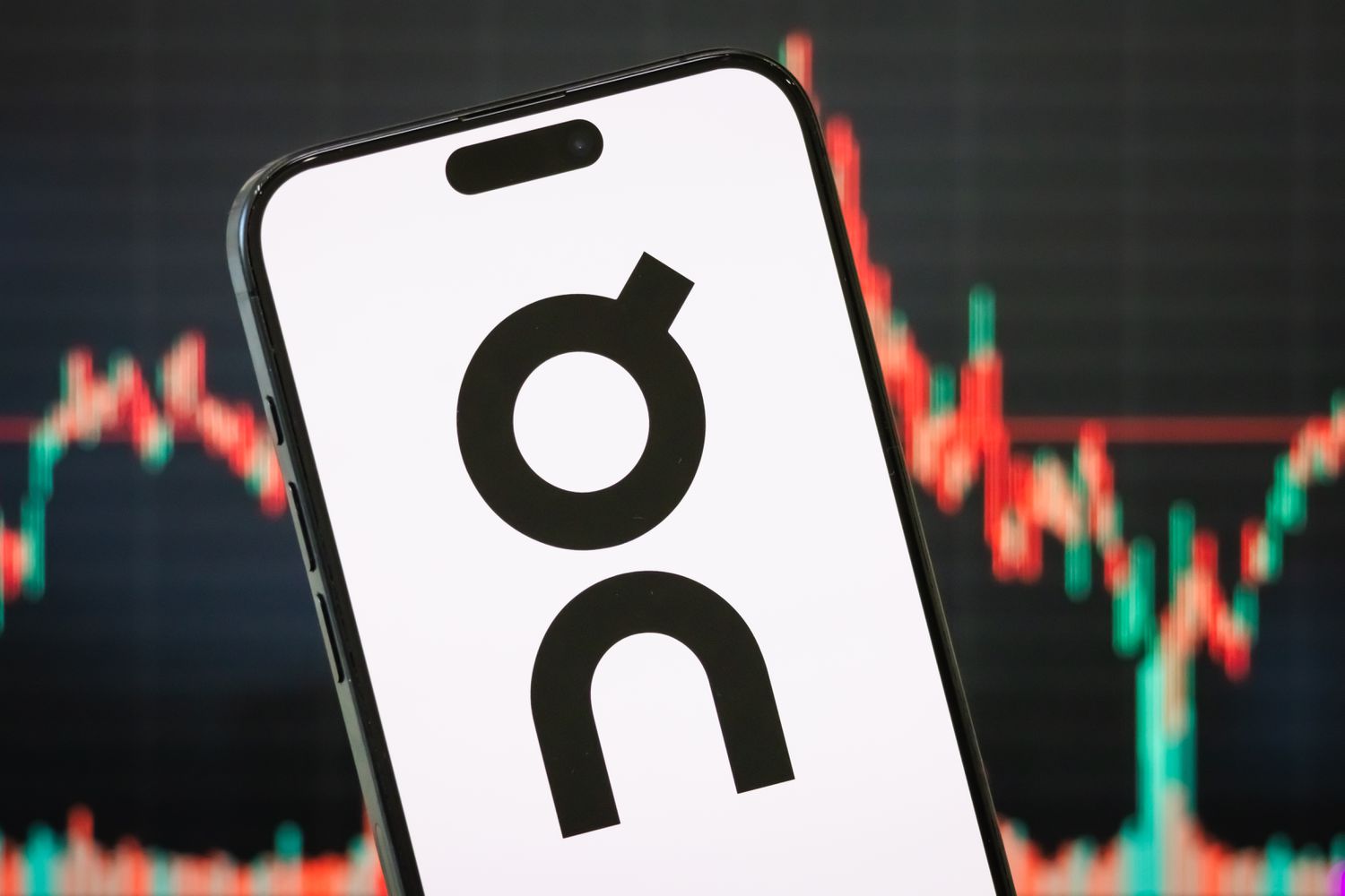 Инновационный взлет швейцарского производителя обуви: как On Holding покоряет рынок