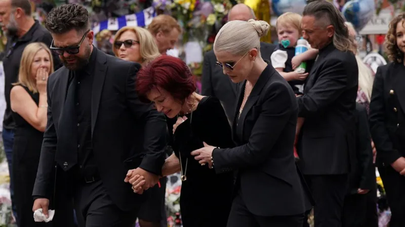 Ozzy Osbourne Birmingemda shovqinli va hissiyotli xayrlashuvga munosib kuzatildi