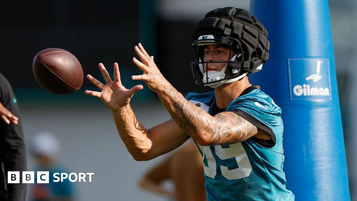 Louis Rees-Zammit ends NFL pursuit to rejoin rugby union