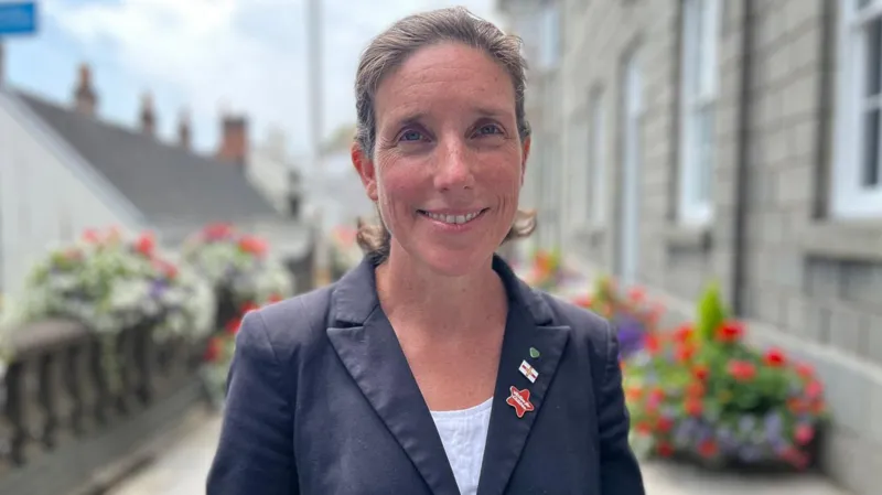 Дипфейк в Гернси: мошенники подделали главу правительства для инвестиционного лохотрона