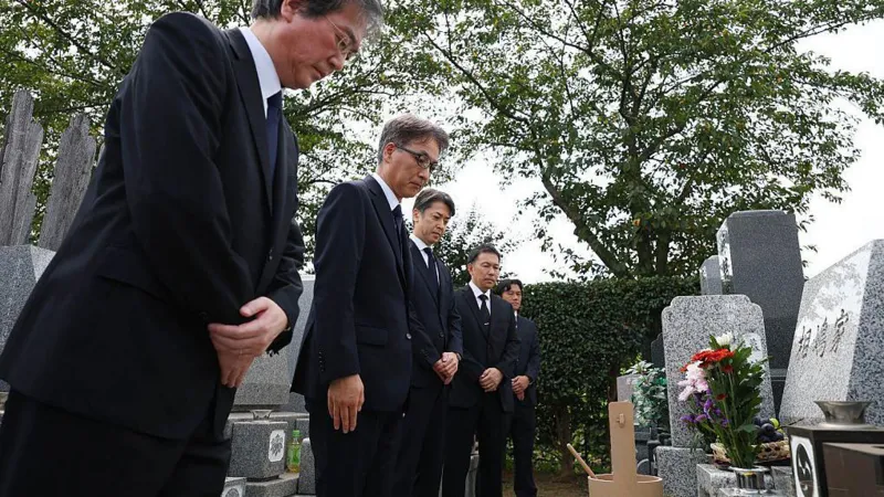 Jepang: Polisi Minta Maaf di Makam Pengusaha yang Salah Dituduh