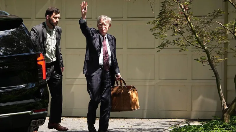 ФБР обыскало дом и офис экс-советника Трампа Джона Болтона