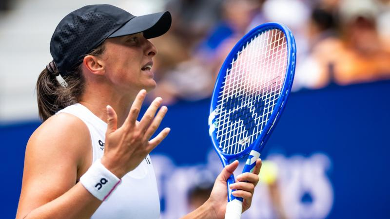 Результаты US Open 2025: Коко Гауфф благодарит Симон Байлз за поддержку в напряжённом матче