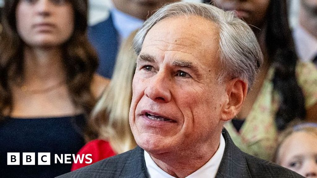 Texas gubernatori Abbott saylov okruglarini qayta chizish bo‘yicha demokrat qonunchini ishdan bo‘shatish uchun sudga murojaat qildi