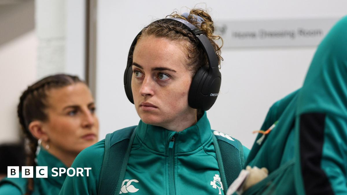 Ayollar regbi Jahon Kubogi: Irlandiya yetti oʻzgartirish qildi, ammo Oyfa Uofer tarkibga kiritilmadi