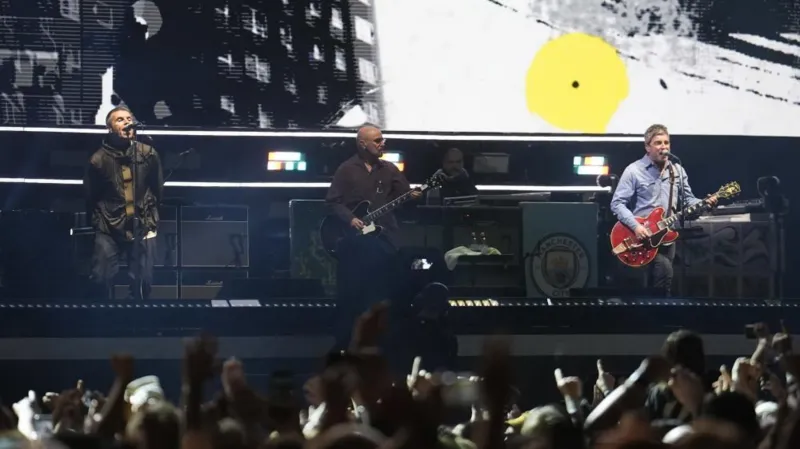 Поклонник скончался после падения на концерте Oasis в Уэмбли