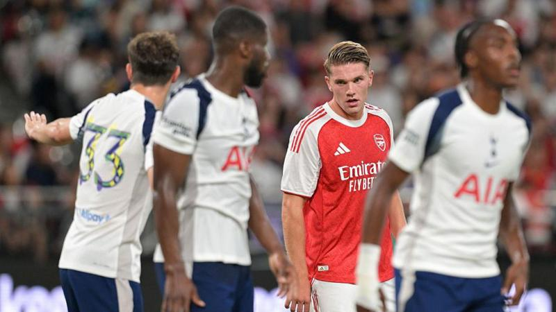 Viktor Gyokeres playing for Arsenal