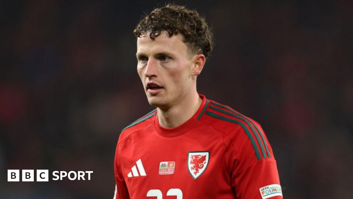 Wrexham Set to Break Transfer Record with Nathan Broadhead Signing