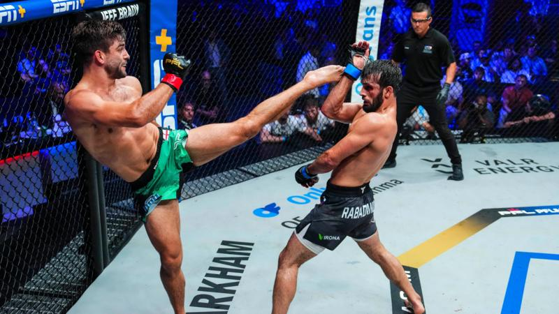 Элфи Дэвис потрясает Гаджи Рабаданова и выигрывает турнир PFL в легком весе