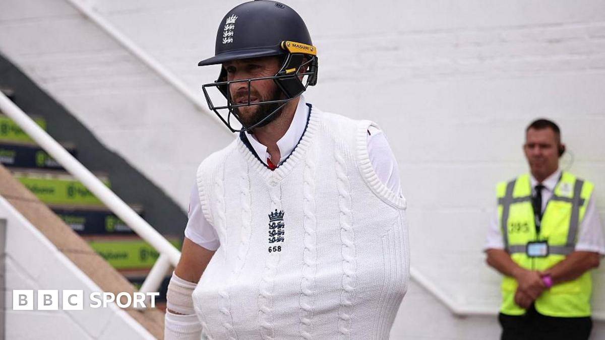 Angliya: Ashes’ga tayyor bo‘lish uchun Chris Woakes jarrohlik o‘rniga reabilitatsiyani tanlashi mumkin