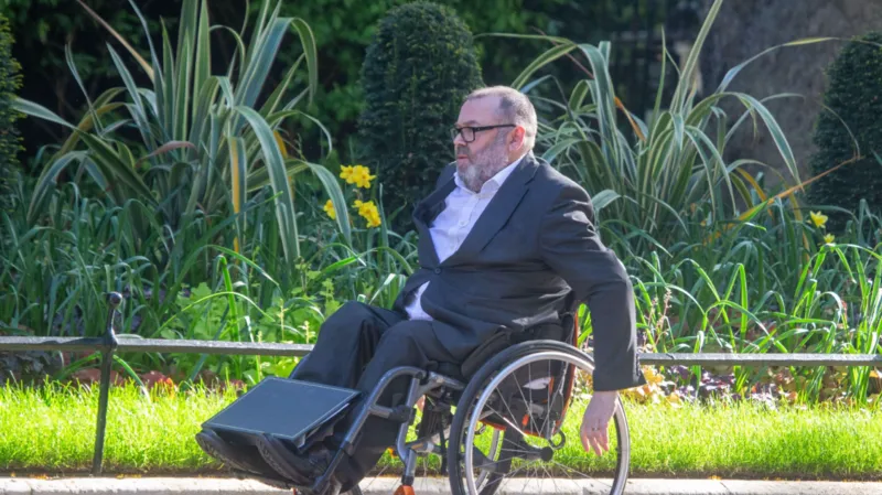 Kepala Sipil Kementerian Pertahanan Mundur Akibat Kebocoran Data Afganistan