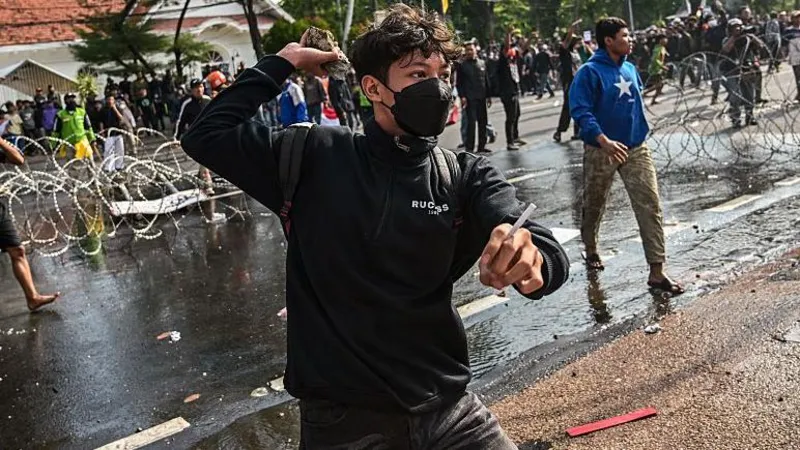 Indonesia Protests Erupt After Ride-Sharing Driver’s Death