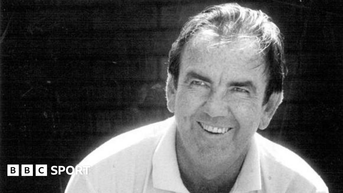 Bob Simpson: Avstraliya sobiq kapitan va murabbiyi 89 yoshida vafot etdi