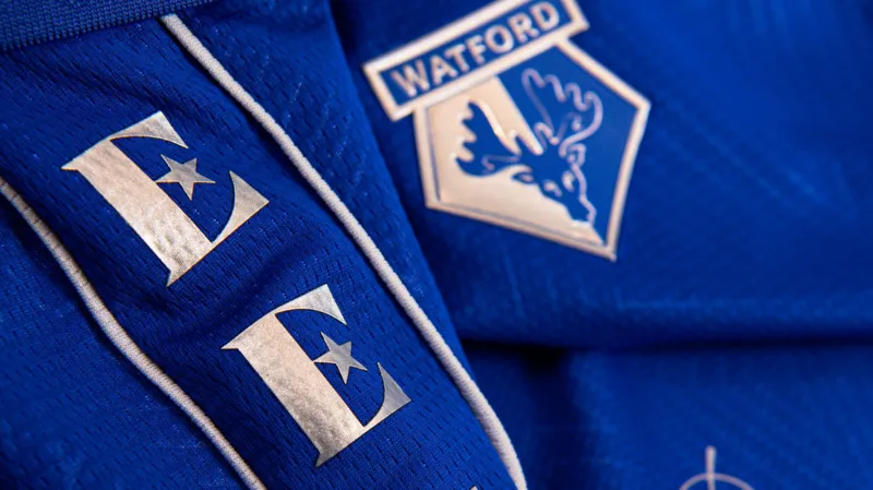 Футболка «Ватфорд» в стиле Элтона Джона выйдет на матч против «Блэкберн Роверс»