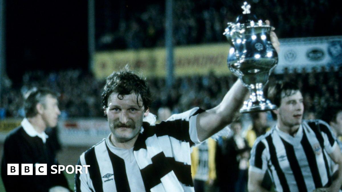 Jimmi Bon: sobiq hujumchi va murabbiy 75 yoshida vafot etdi