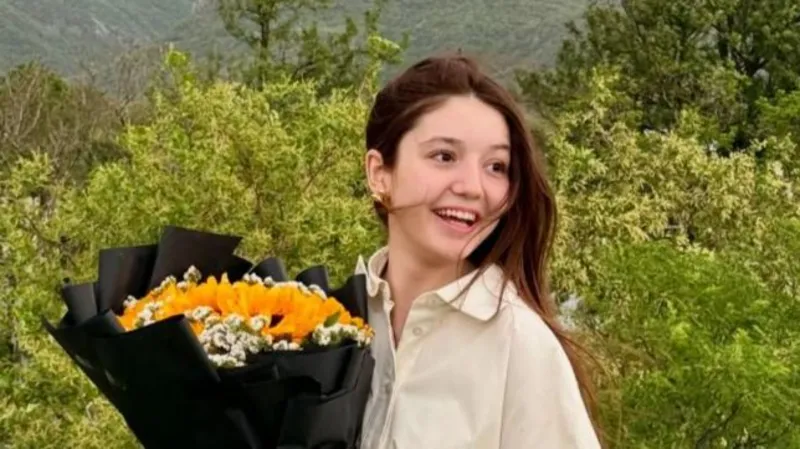 Sana Yousaf: 17 yoshli TikTok yulduzining qotiliga ayblov qo‘yildi