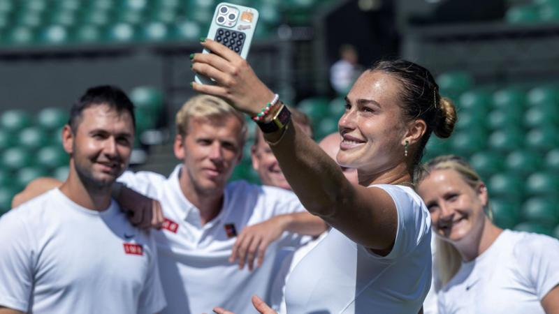 AQSH Ochiq 2025: Aryna Sabalenka mashinaga o‘xshash barqarorligini saqlab, Nyu-Yorkda Jessica Pegula bilan Grand Slam yarim finalida